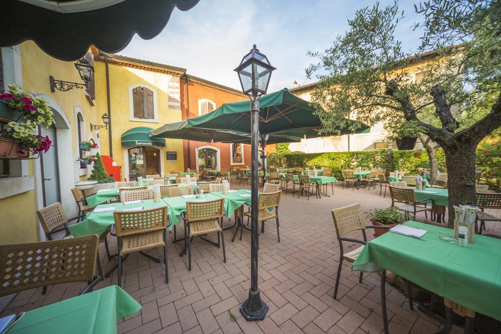 Hotel Antichi Cortili Dossobuono Exteriör bild