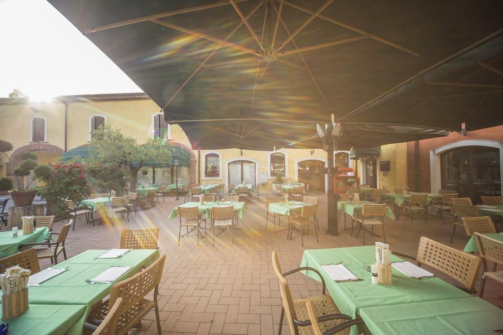 Hotel Antichi Cortili Dossobuono Exteriör bild