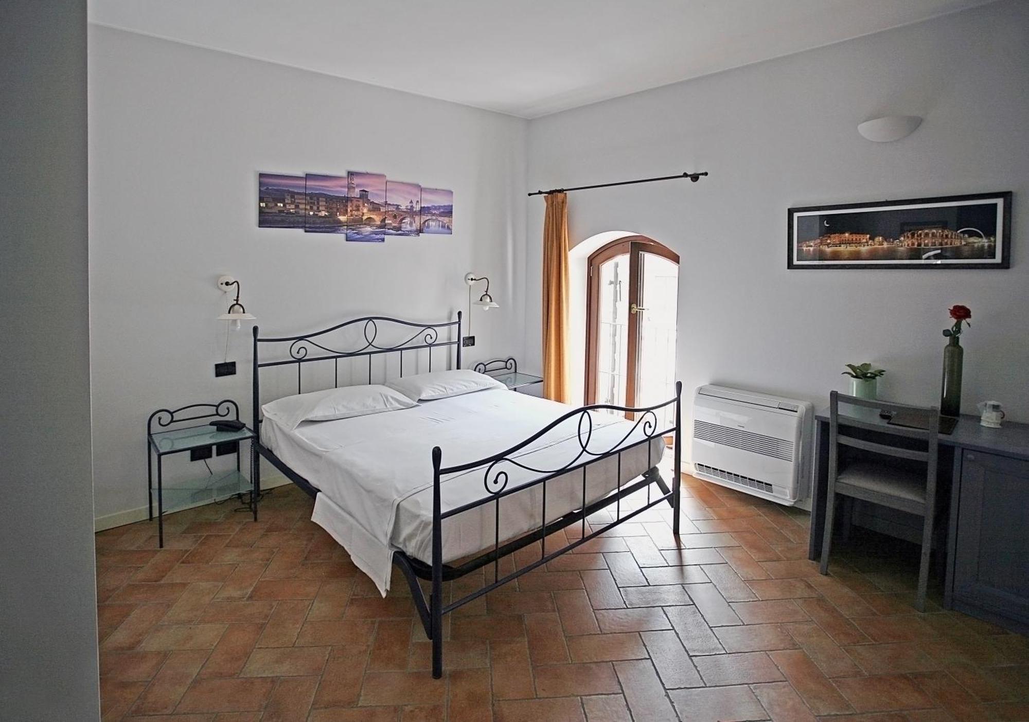 Hotel Antichi Cortili Dossobuono Exteriör bild