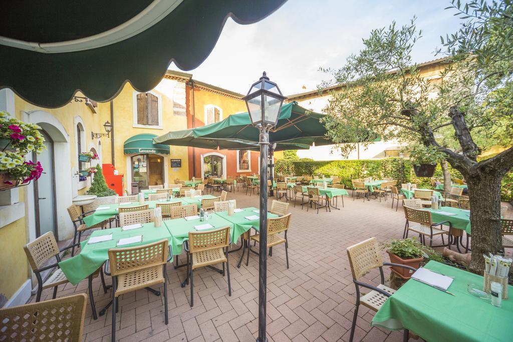 Hotel Antichi Cortili Dossobuono Exteriör bild