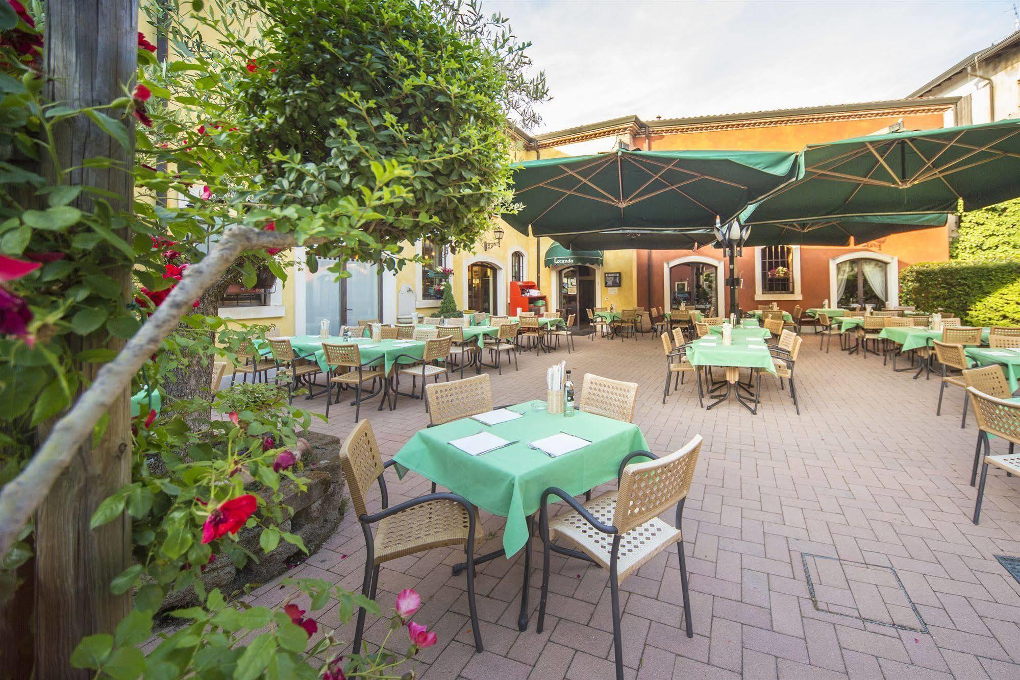 Hotel Antichi Cortili Dossobuono Exteriör bild